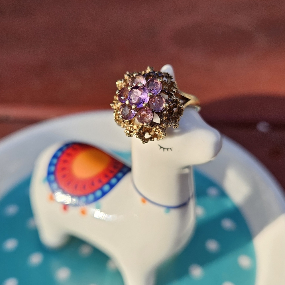 9K Vintage Elegant Gold and Amethyst Floral Ring Sz 4.5